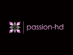 Парень оттрахал блондинку Tasha Reign и брюнетку Holly Michaels