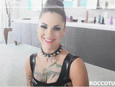 Rocco Siffredi ебёт шлюх с татушками Bonnie Rotten и Kleio Valentien