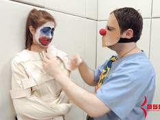 Похотливый психиатр в тихой комнате отъебал пациентку Rose Red