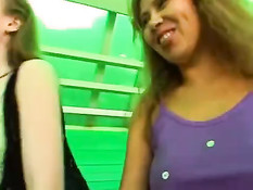 Русская дамочка со страпоном вместе с парнем оттрахала женщину