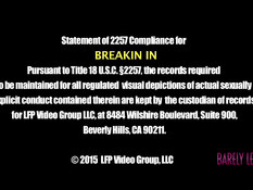 Привёл в дом молоденькую блондинку и отодрал в выбритую киску