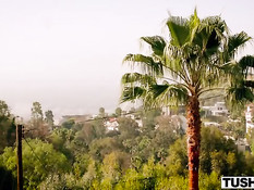 Лысый бойфренд трахает молодых блондинок Karla Kush и Alex Grey