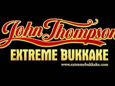 Очкастая девка с натуральной большой грудью сосёт парням члены