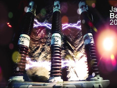 Жёсткий групповой секс с порно звёздами в латексном нижнем белье