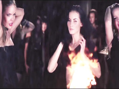 Жёсткий групповой секс с порно звёздами в латексном нижнем белье