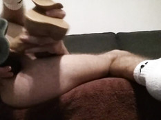 Гей оттрахал себя фаллосом в задницу и сделал анальный фистинг