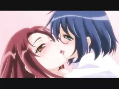 Молодой человек занимается любовью с двумя хентай девчонками