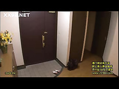 Скрытая камера снимает секс неверной японской жены с коллегой