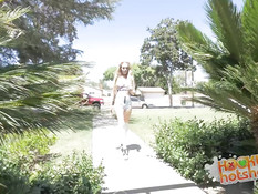 Засадил член по самые гланды молодой шлюхе с волосатой пиздой