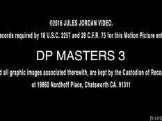 Развратная тёлка в сетчатых чулках Aidra Fox ебётся с мужчинами