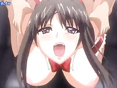 Парень разорвал колготки сисястой хентай девушке и засадил член