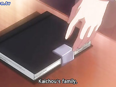 Парень разорвал колготки сисястой хентай девушке и засадил член