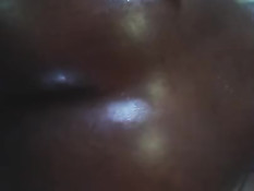 Натёр маслом задницу молодой мулатки и оттрахал девчонку раком