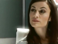 Групповой секс в гардеробе блондинки Monica Farro с тремя парнями