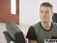 Молодой человек отъебал девку Nicole Clitman во влагалище и анус