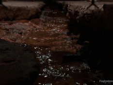 Лысый здоровяк связал и отодрал в бритую пизду молодую шалаву