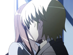 Похотливые хентай девчонки пристают к светловолосому пареньку