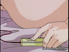 Блондинка лесбиянка трахает страпоном застенчивую хентай девку