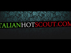 Лысый итальянский парень сделал девчонке куни и оттрахал раком