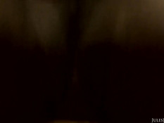 Негритянка Jada Fire дрочит хуй сиськами и садится на парня сверху