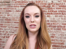 Горячая девушка Dani Jensen подрочила и получила сперму в лицо