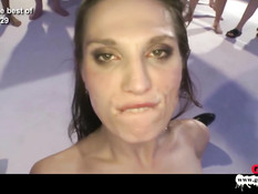 Парни дрочат и заливают спермой немецких шлюх на буккаке оргии