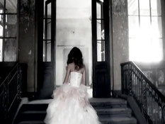 Злодеи в латексных комбинезонах жёстко отъебали голую блонду