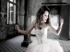 Злодеи в латексных комбинезонах жёстко отъебали голую блонду