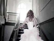 Злодеи в латексных комбинезонах жёстко отъебали голую блонду