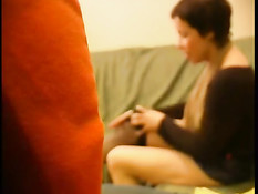 Русская мамочка примеряет новые колготки и ебётся с парнем раком