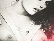 Сборник непристойных фотографий американской певицы Katy Perry