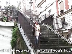 Французская брюнетка с большой грудью за деньги готова на секс