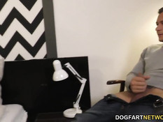 Грудастая брюнетка Aletta Ocean сосёт член и трахается на кровати