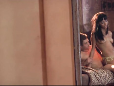 Сочные и очень горячие чернокожие девушки доводят до оргазма