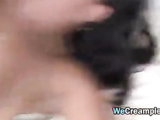 Мулатка увидела голого чёрного парня и захотела заняться сексом