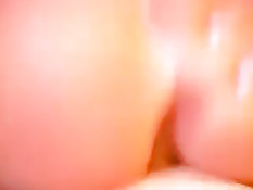 Блондинка отсосала член и вставила в свою гладко выбритую пизду