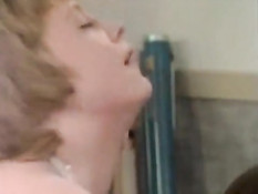 Преподаватели трахают в аудитории развратных молодых студенток