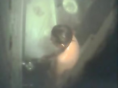 Скрытая камера сняла как девки мастурбируют в душе и на кровати