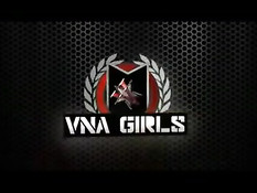 Голубоглазая сисястая шатенка Sophie Dee мастурбирует вибратором