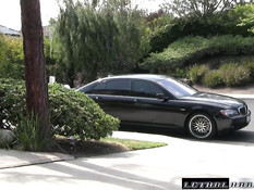 Блондиночка Kate England трахается с водителем на заднем сиденье