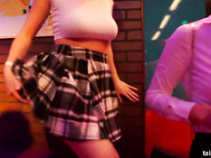 Молодые посетительницы ночного клуба танцевали и лизали киски