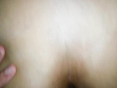 Бразильский мужчина крупным планом оттрахал в анус свою жену