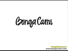 Арабская девушка в чёрных чулках мастурбирует киску фаллосами