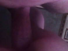 Мужчина трахает раком шведскую девушку и снимает на смартфон