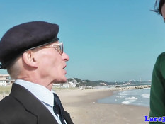 Сексуально озабоченные дедули отодрали английскую даму Лару