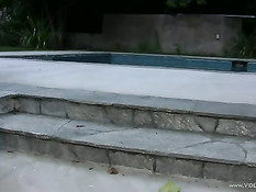 Чёрный приятель ебёт в анал девку с интимной стрижкой Bobbi Starr