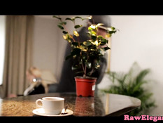 Смуглый парень отъебал в анал сисястую блондинку в чёрном белье