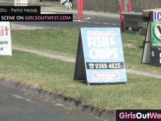 Привёз за город молодую брюнетку и отодрал в поле возле машины