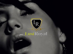 Женщина с большой грудью Kristina Rose трахается с лысым парнем