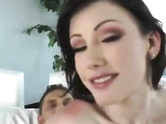 Нарезка семяизвержений на сексуальную брюнетку Jennifer White